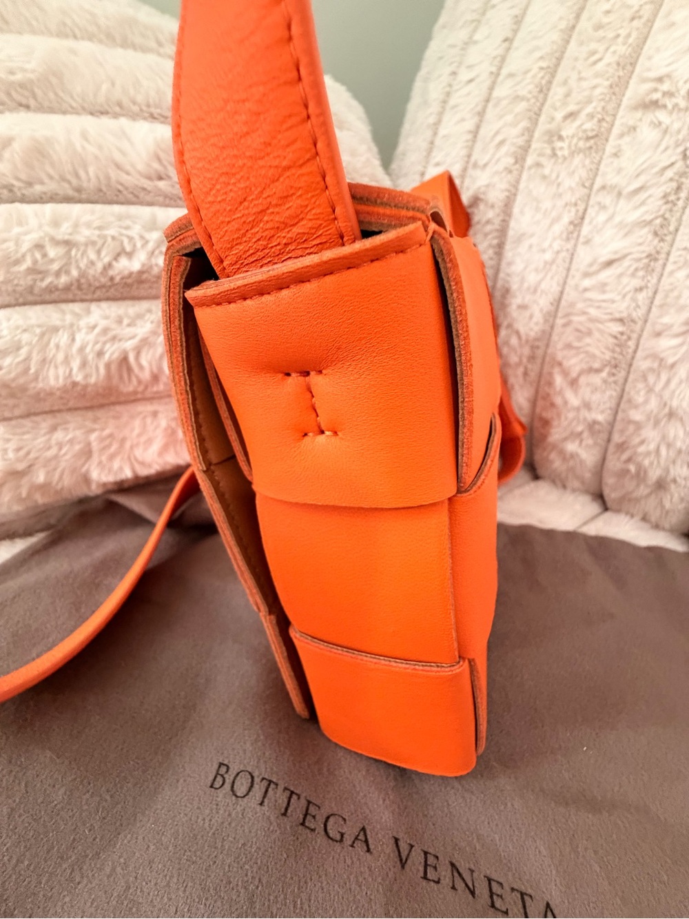 Bottega Veneta Orange Woven Intrecciato Crossbody Shoulder Bag - Picture 7 of 13